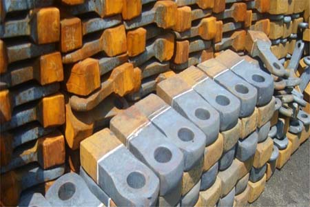 Red Apple Casting, a professional wear-resistant parts casting company, is mainly engaged in hammers, high-alloy wear-resistant hammers, high-chromium cast iron composite hammers, high-chromium composite hammers, articulated hammers, and hammer crusher we