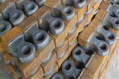 Red Apple Casting, a professional wear-resistant parts casting company, is mainly engaged in hammers, high-alloy wear-resistant hammers, high-chromium cast iron composite hammers, high-chromium composite hammers, articulated hammers, and hammer crusher we